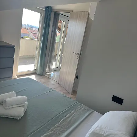 Roni Apartment