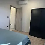 Апартаменти Roni